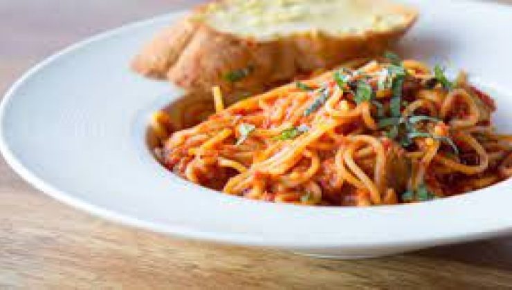 Ekmek mi Makarna mı? Diyetisyenler Hangisinin Sizin İçin Daha İyi Olduğunu Açıklıyor: