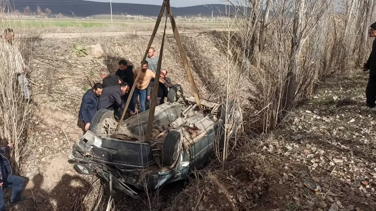 Seydişehir’de Araç Takla Attı, Sürücü Kurtarıldı
