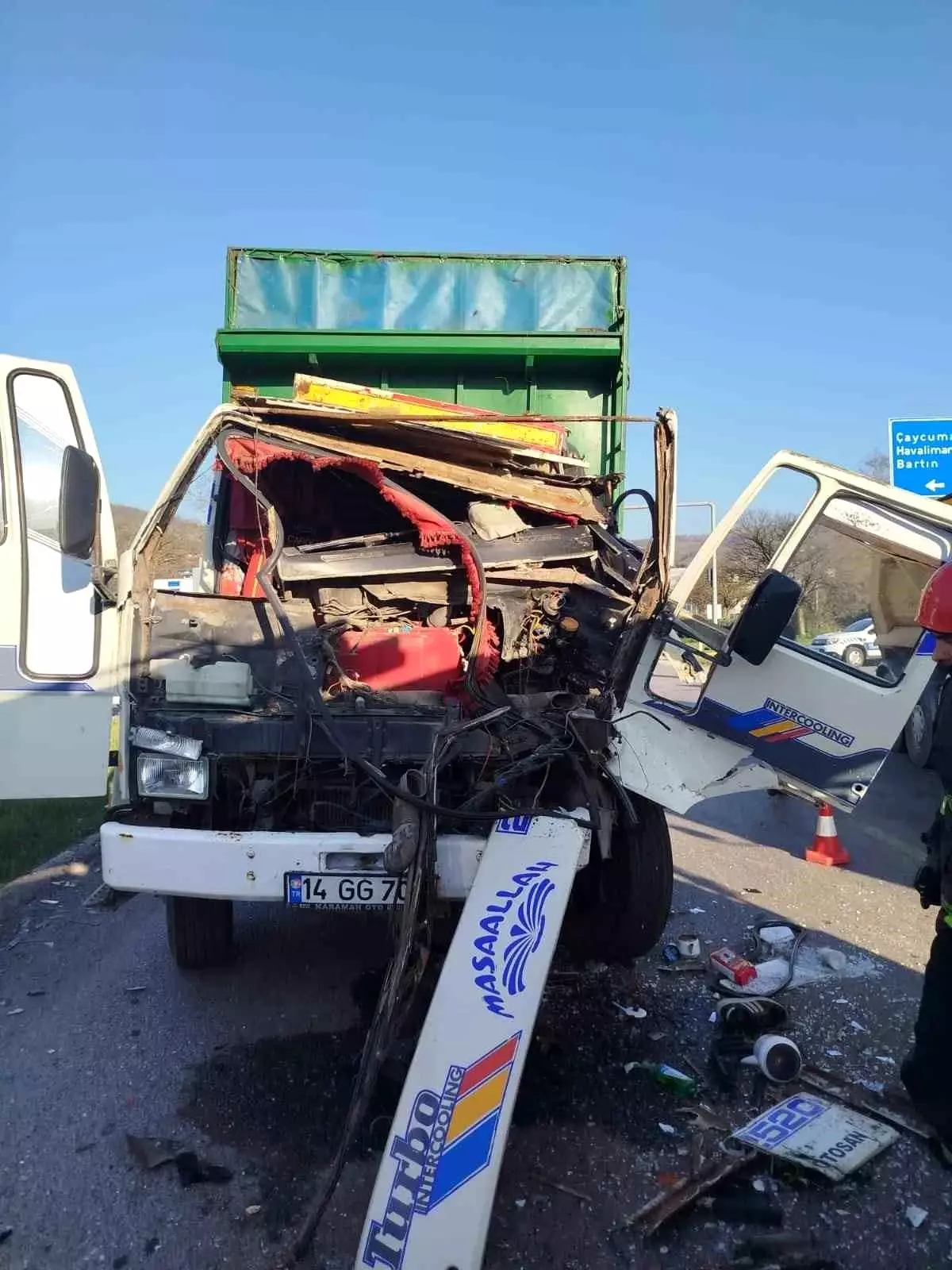 Zonguldak’ta Tır Kazası: Sürücü Sağ Kurtuldu