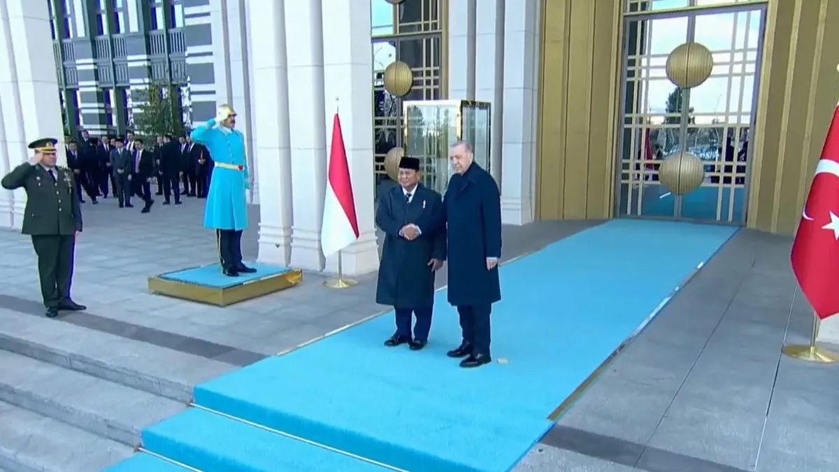 Endonezya Cumhurbaşkanı Ankara’da: Başkan Erdoğan karşıladı